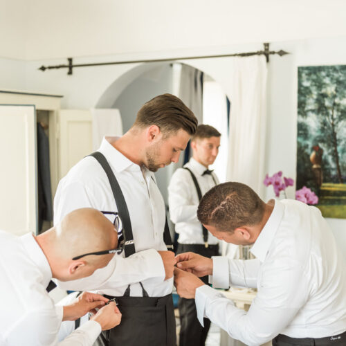 groom getting ready villa cimbrone
