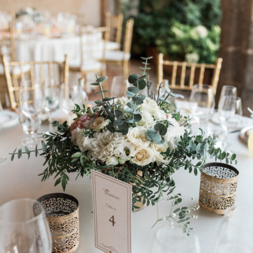 Floral centerpiece in villa cimbrone